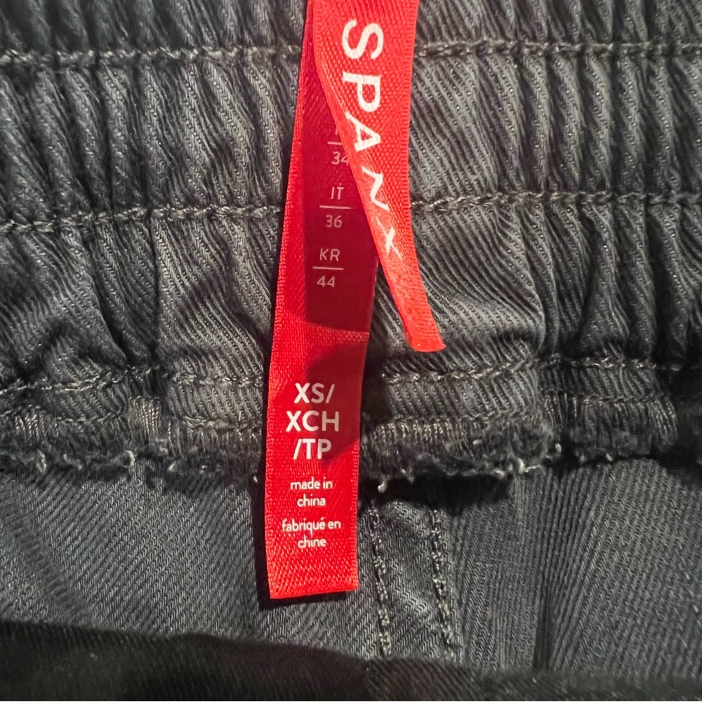 LIKE NEW Spanx Stretch Mid Rise Twill Joggers Washed Black XS Pull-On Utility - Picture 12 of 16